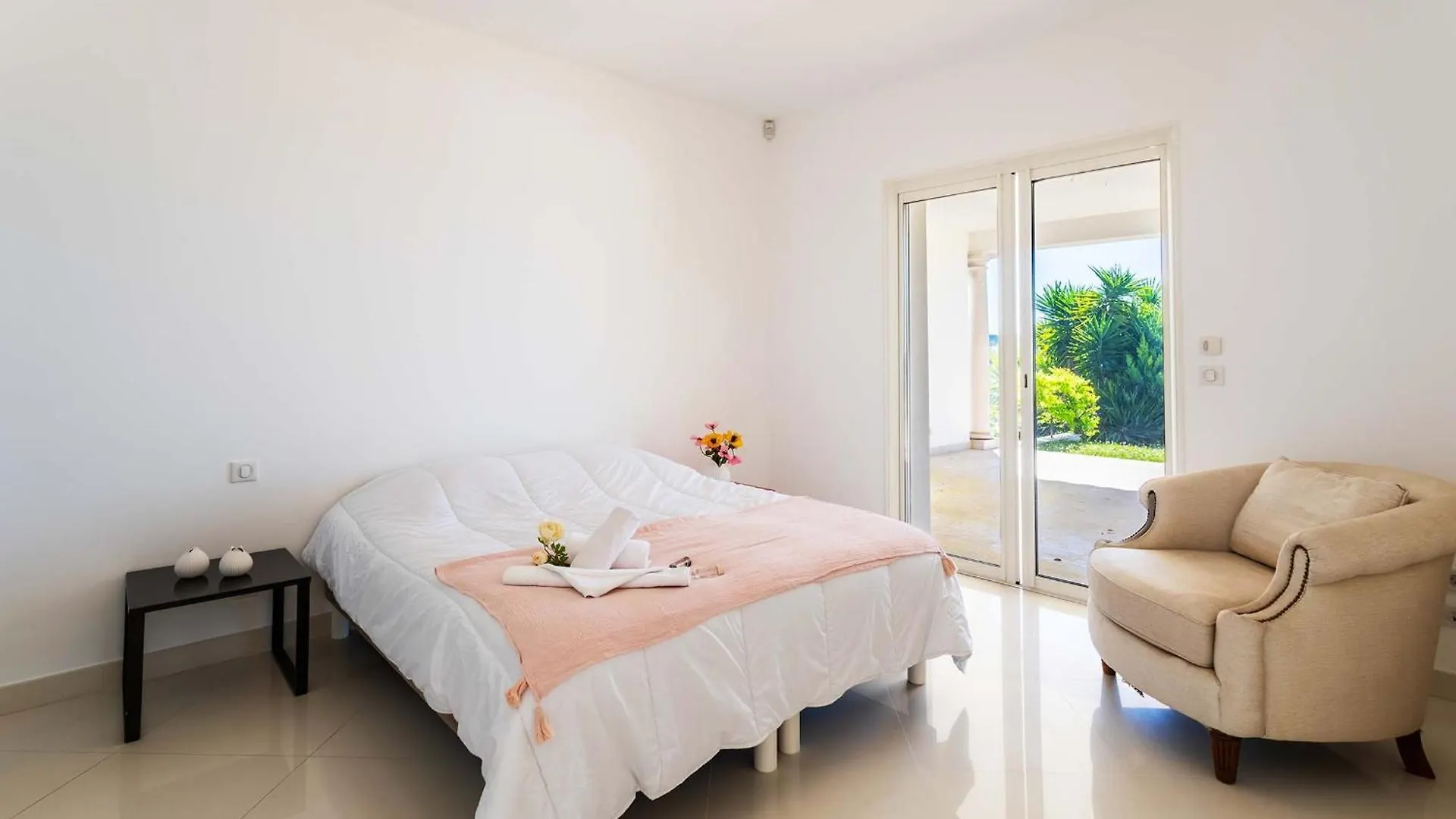 Villa Savannah Vi4356 By Riviera Holiday Homes Nice