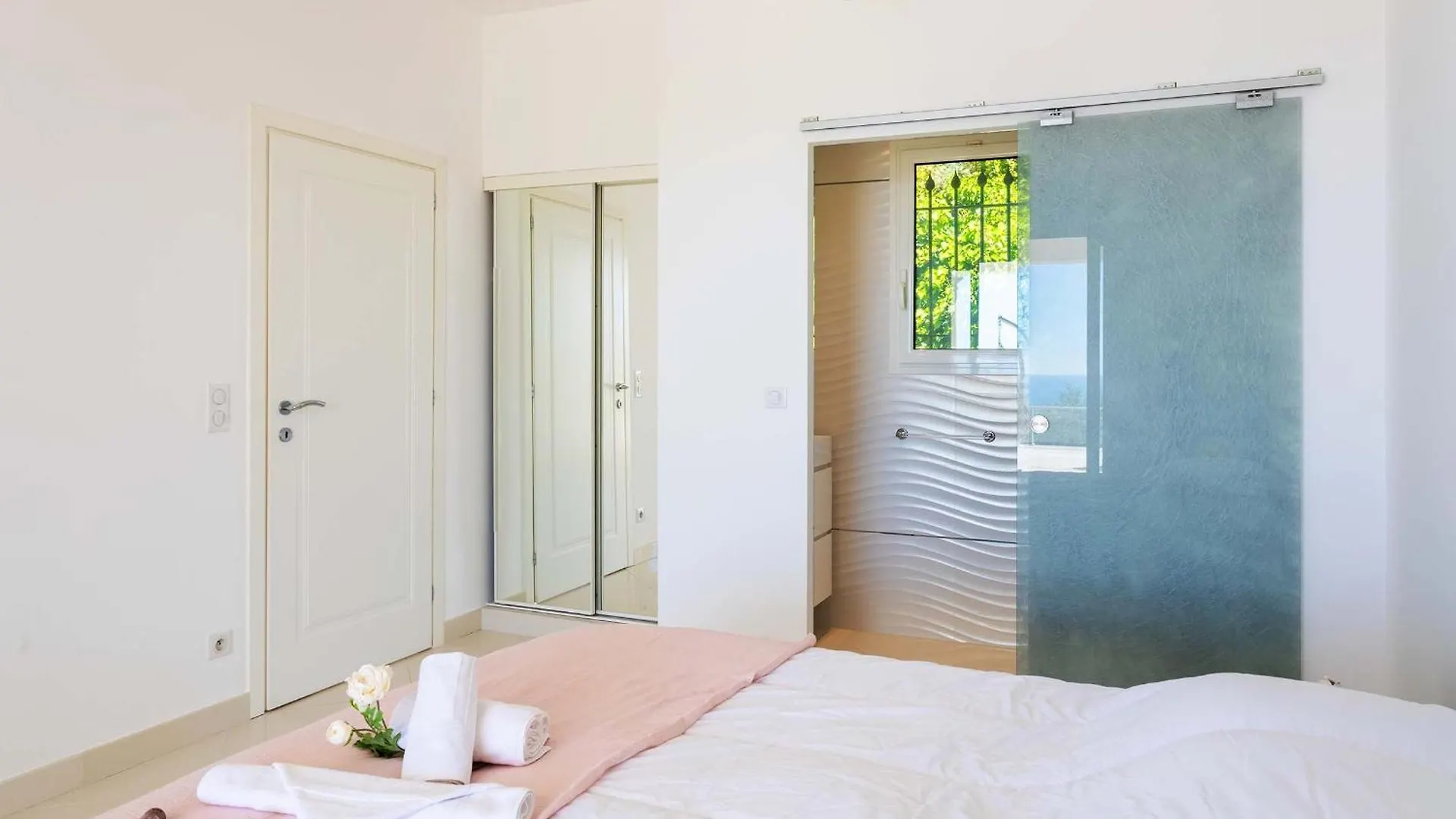 Villa Savannah Vi4356 By Riviera Holiday Homes Nice Frankrig